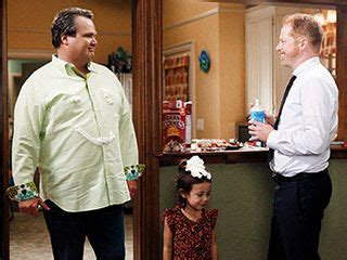 dreamers and realists modern family|Modern Family recap: season 3, episode 9: Punkin Chunkin.